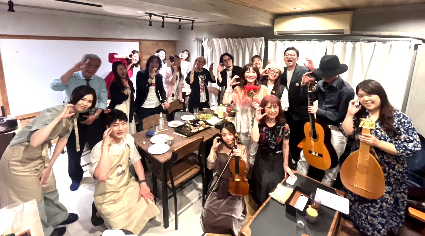 コロムのアーティスト交流会の様子